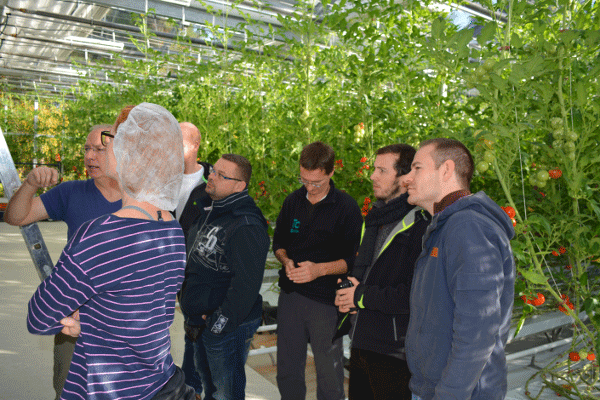 Excursion einer Aquaponiker Akademie Ausbildungsgruppe in einer Aquaponik Anlage des INAPRO Projektes bei der Fischerei Müritz Plau Waren.